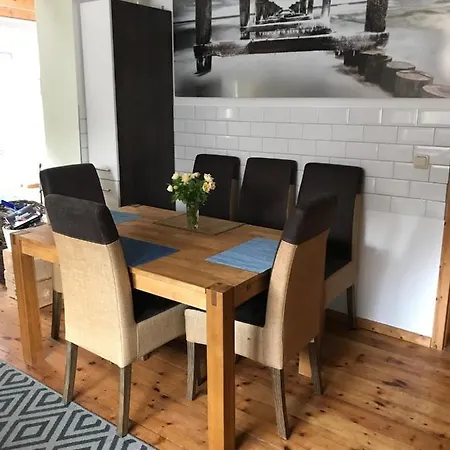 Dachgeschosswohnung Direkt Am Wald Малов
