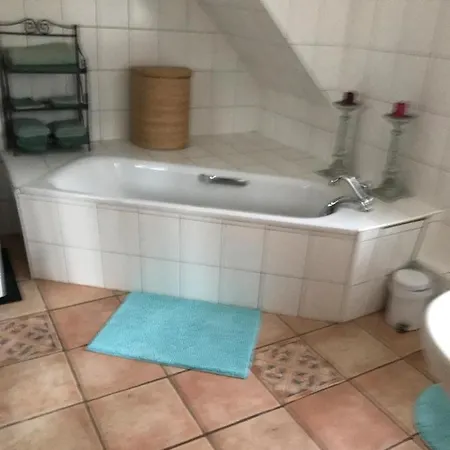 Апартаменты Dachgeschosswohnung Direkt Am Wald *