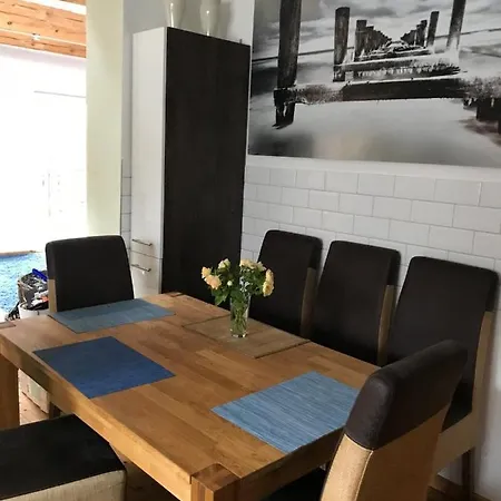 Dachgeschosswohnung Direkt Am Wald Малов